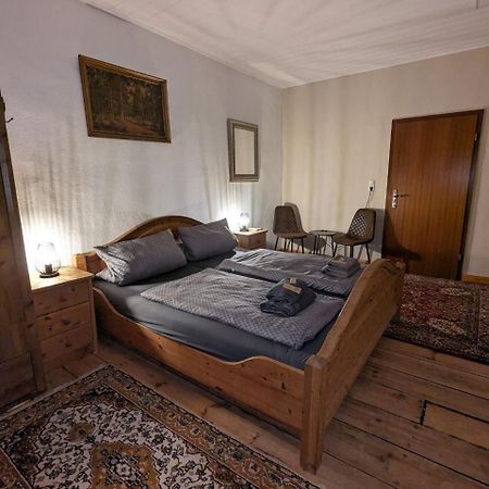 Gasthaus "Zum Goldenen Ross" Uhlstädt エクステリア 写真